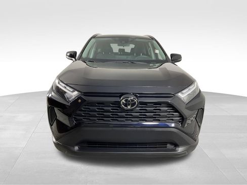Used 2025 Toyota RAV4 LE AWD/4WD image 3