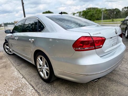 Used 2015 Volkswagen Passat TDI SEL Premium FWD image 5
