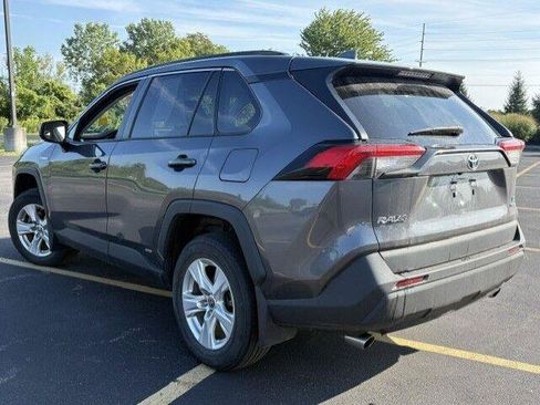 Used 2021 Toyota RAV4 LE AWD/4WD image 10