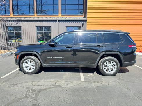 Used 2023 Jeep Grand Cherokee L Limited image 2