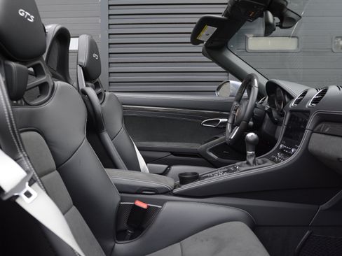Certified 2025 Porsche 718 Boxster GTS RWD image 29