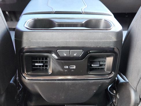 Used 2024 GMC Sierra 2500 AT4 w/ AT4 Premium Plus Package AWD/4WD image 30