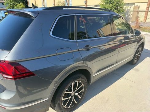 Used 2021 Volkswagen Tiguan SE w/ Panoramic Sunroof Package AWD/4WD image 5