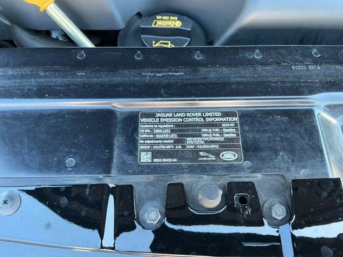 Used 2019 Land Rover Range Rover Evoque SE image 23