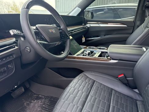 Used 2026 Cadillac Escalade Platinum Sport w/ LPO, ONYX Package image 13