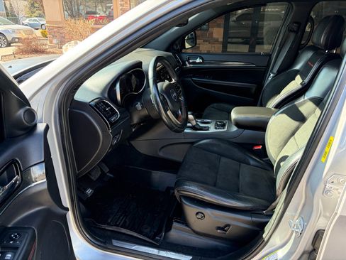 Used 2019 Jeep Grand Cherokee Trailhawk image 4