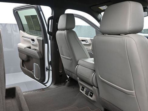 Used 2023 GMC Sierra 1500 SLT image 10