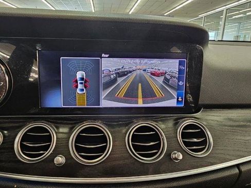 Used 2018 Mercedes-Benz E 300 4MATIC image 17