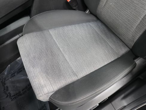 Used 2021 Nissan Rogue SV FWD image 9