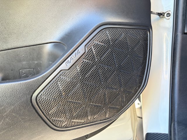 Used 2022 Toyota RAV4 LE AWD/4WD image 27