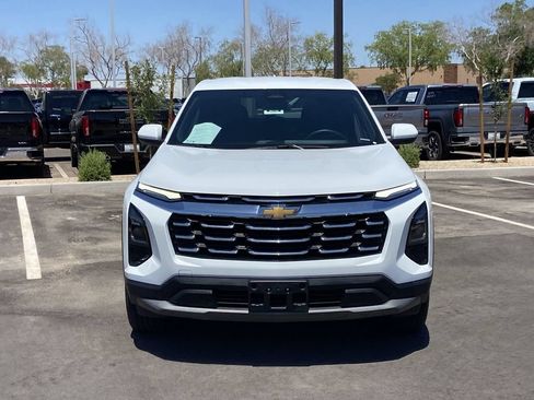 Used 2025 Chevrolet Equinox LT FWD image 3