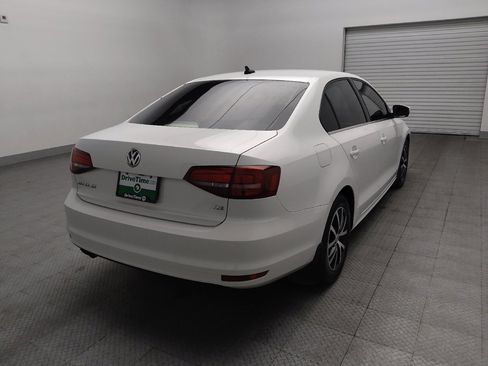 Used 2017 Volkswagen Jetta SE FWD image 9