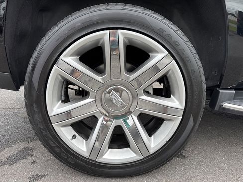 Used 2020 Cadillac Escalade Premium Luxury image 14