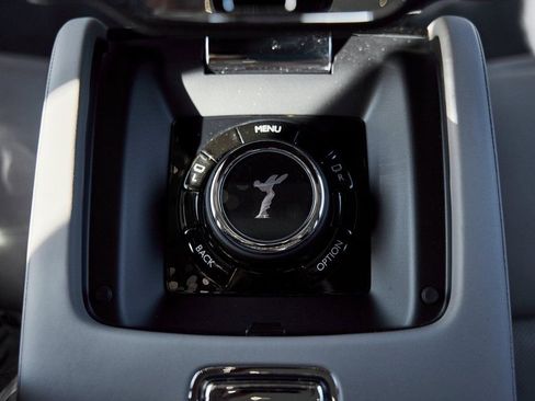 Used 2025 Rolls-Royce Phantom Sedan image 59