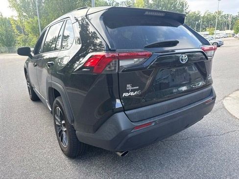 Used 2019 Toyota RAV4 XLE AWD/4WD image 7