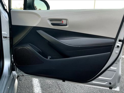 Used 2022 Toyota Corolla LE image 22