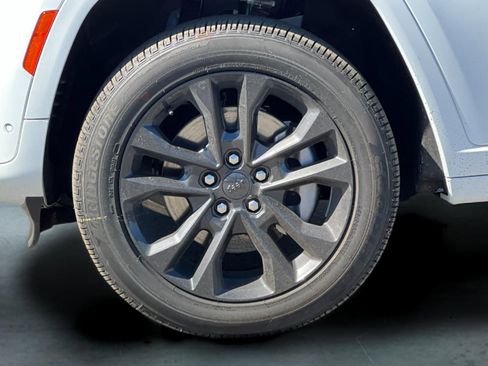 New 2026 Jeep Grand Cherokee L Limited AWD/4WD image 27