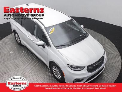 Used 2023 Chrysler Pacifica Touring-L