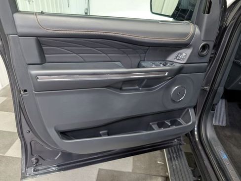 Used 2023 Ford Expedition Platinum AWD/4WD image 14