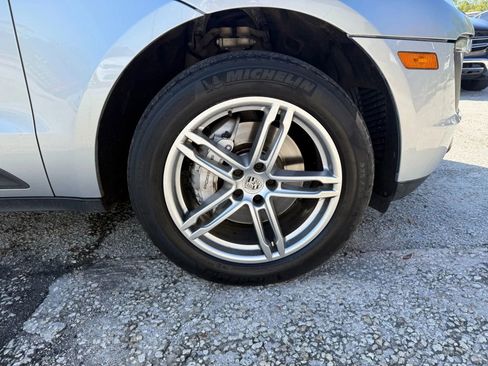 Used 2017 Porsche Macan S image 25