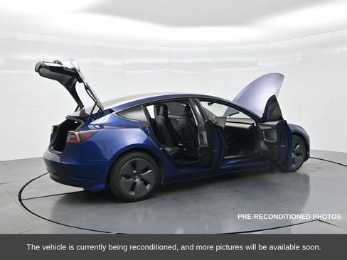 Used 2022 Tesla Model 3 image 37