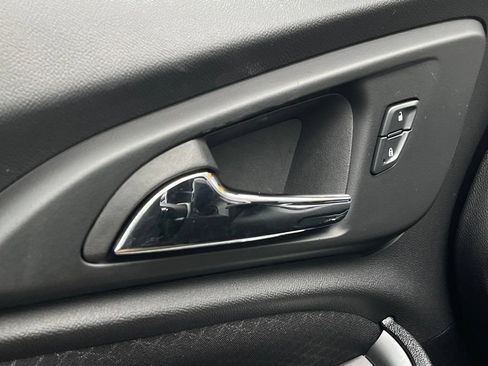 Used 2025 Chevrolet Malibu LT FWD image 12