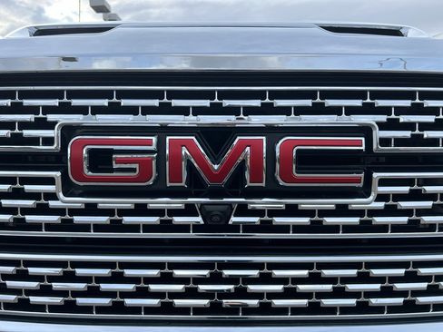 Certified 2022 GMC Sierra 3500 Denali w/ Denali Ultimate Package image 13