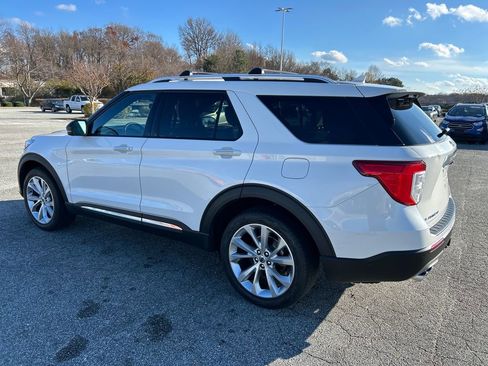 Used 2022 Ford Explorer Platinum w/ Equipment Group 601A image 3