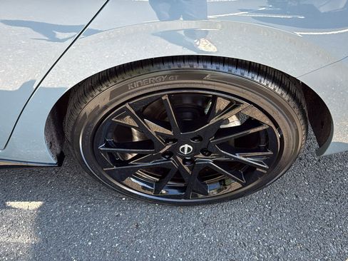 Certified 2025 Nissan Sentra SR w/ Midnight Edition FWD image 21