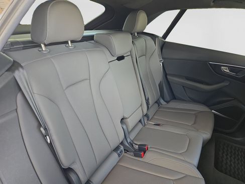 Used 2021 Audi Q8 Premium Plus AWD/4WD image 17