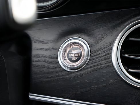 Used 2019 Mercedes-Benz E 300 4MATIC image 29