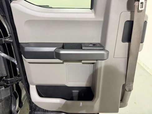 Used 2019 Ford F150 XLT w/ Equipment Group 302A Luxury AWD/4WD image 21
