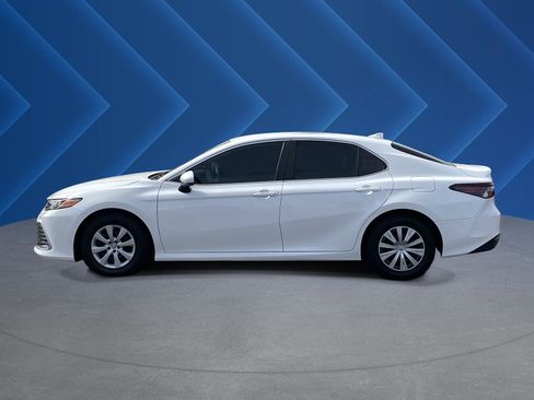 Used 2022 Toyota Camry LE FWD image 6