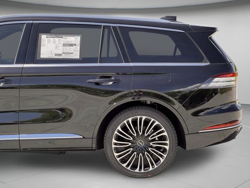 New 2025 Lincoln Aviator Black Label AWD/4WD image 30