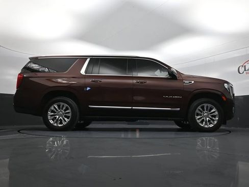 Used 2023 GMC Yukon XL SLT w/ SLT Luxury Package image 28