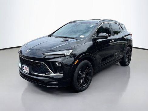 Used 2025 Buick Encore GX Sport Touring FWD image 3