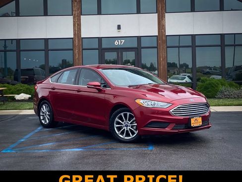 Used 2017 Ford Fusion SE w/ Fusion SE Technology Package FWD image 1