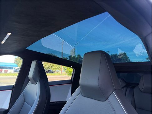 Used 2024 Tesla Cybertruck Cyberbeast AWD/4WD image 27