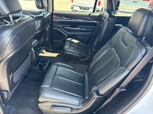 Used 2022 Jeep Grand Cherokee L Limited AWD/4WD image 21