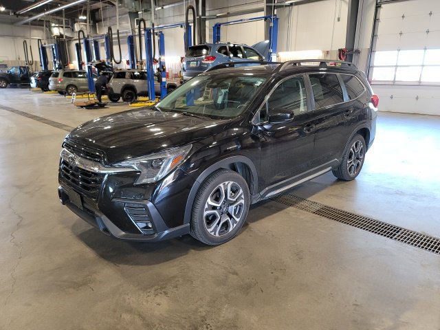 Used 2024 Subaru Ascent Limited w/ Technology Package AWD/4WD image 3