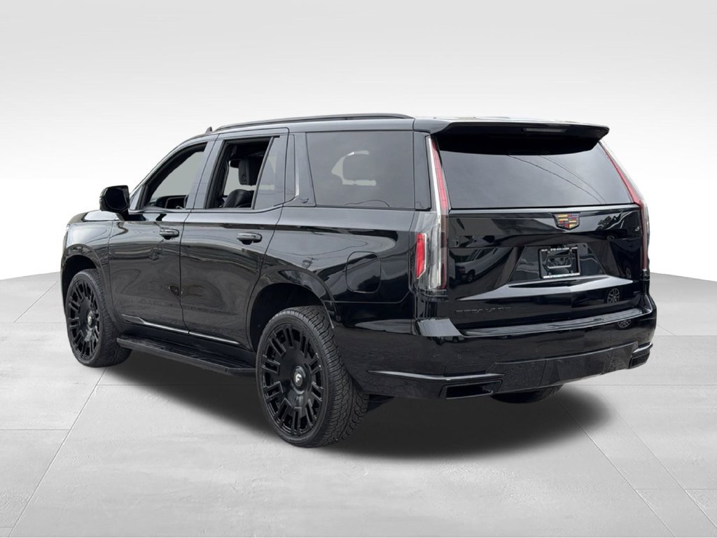 Used 2023 Cadillac Escalade Luxury AWD/4WD image 6