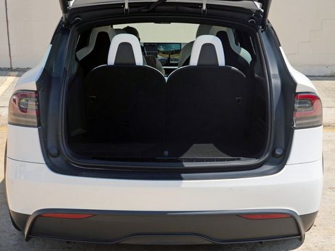 Used 2022 Tesla Model X AWD/4WD image 10