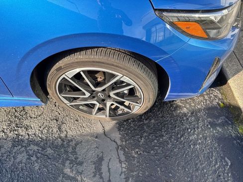 Used 2024 Nissan Sentra SR w/ SR Premium Package image 3