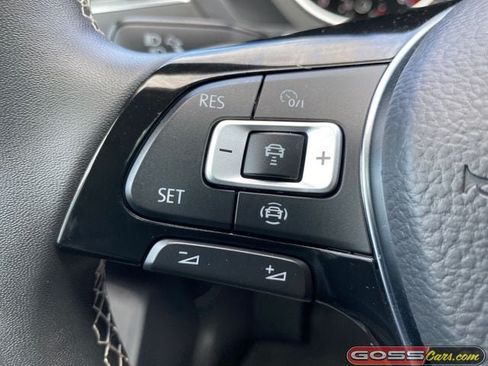 Used 2021 Volkswagen Tiguan SE AWD/4WD image 17