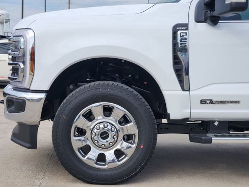 New 2026 Ford F250 Lariat w/ Chrome Package image 9
