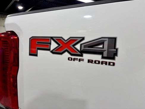 Used 2024 Ford F250 XLT w/ FX4 Off-Road Package AWD/4WD image 17