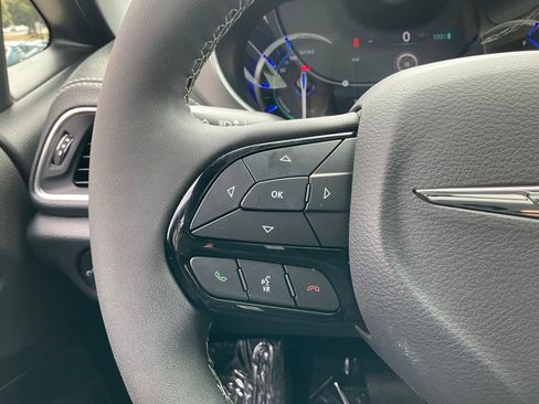 Used 2023 Chrysler Pacifica Limited w/ S Appearance Package FWD image 40