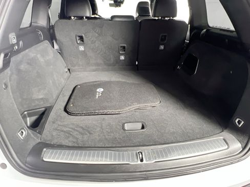 Used 2022 Jeep Grand Cherokee Overland w/ Adv Protech Group III image 26