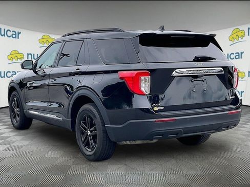 Used 2023 Ford Explorer XLT AWD/4WD image 4