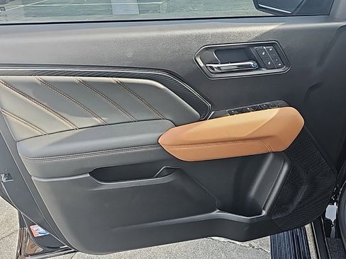 Used 2026 GMC Canyon AT4 w/ Technology Plus Package image 11